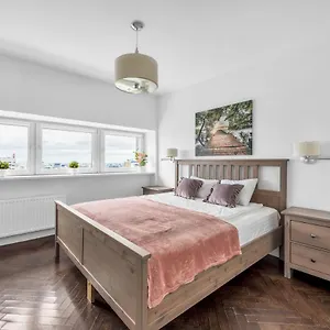 23rd Floor 3br With Views Of Warsaw